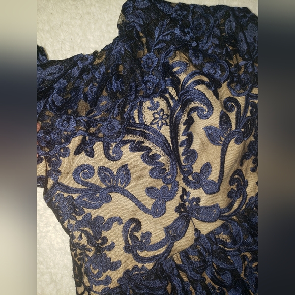 Monique LHUILLIER evening dress - Picture 4 of 7